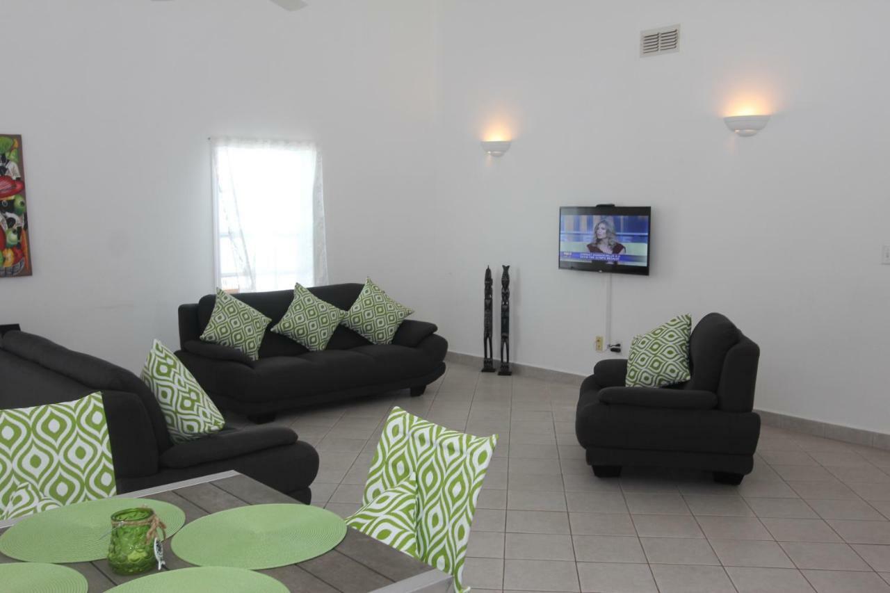 The White House Villa Jolly Harbour Luaran gambar