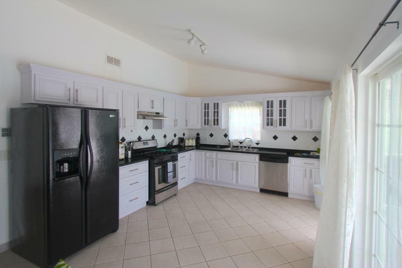 The White House Villa Jolly Harbour Luaran gambar