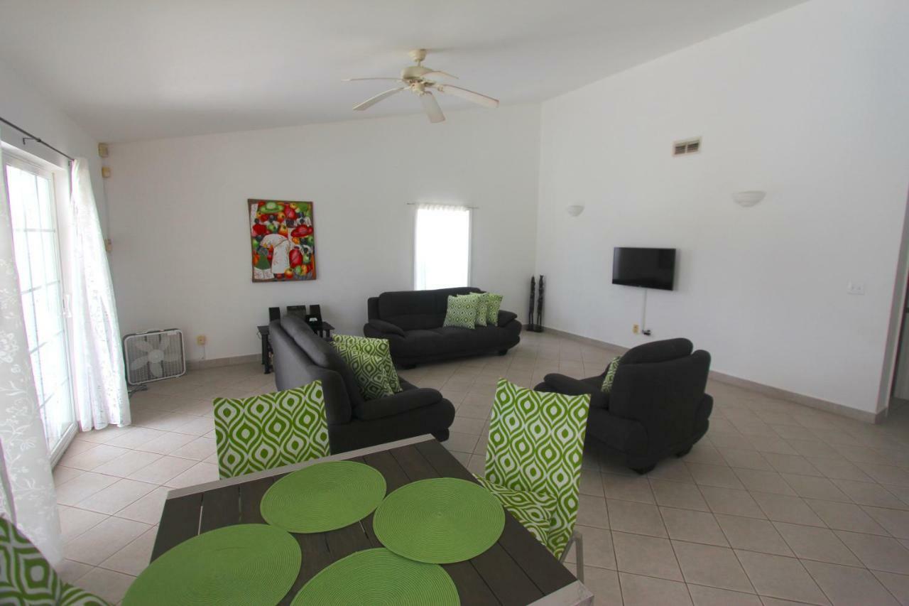 The White House Villa Jolly Harbour Luaran gambar