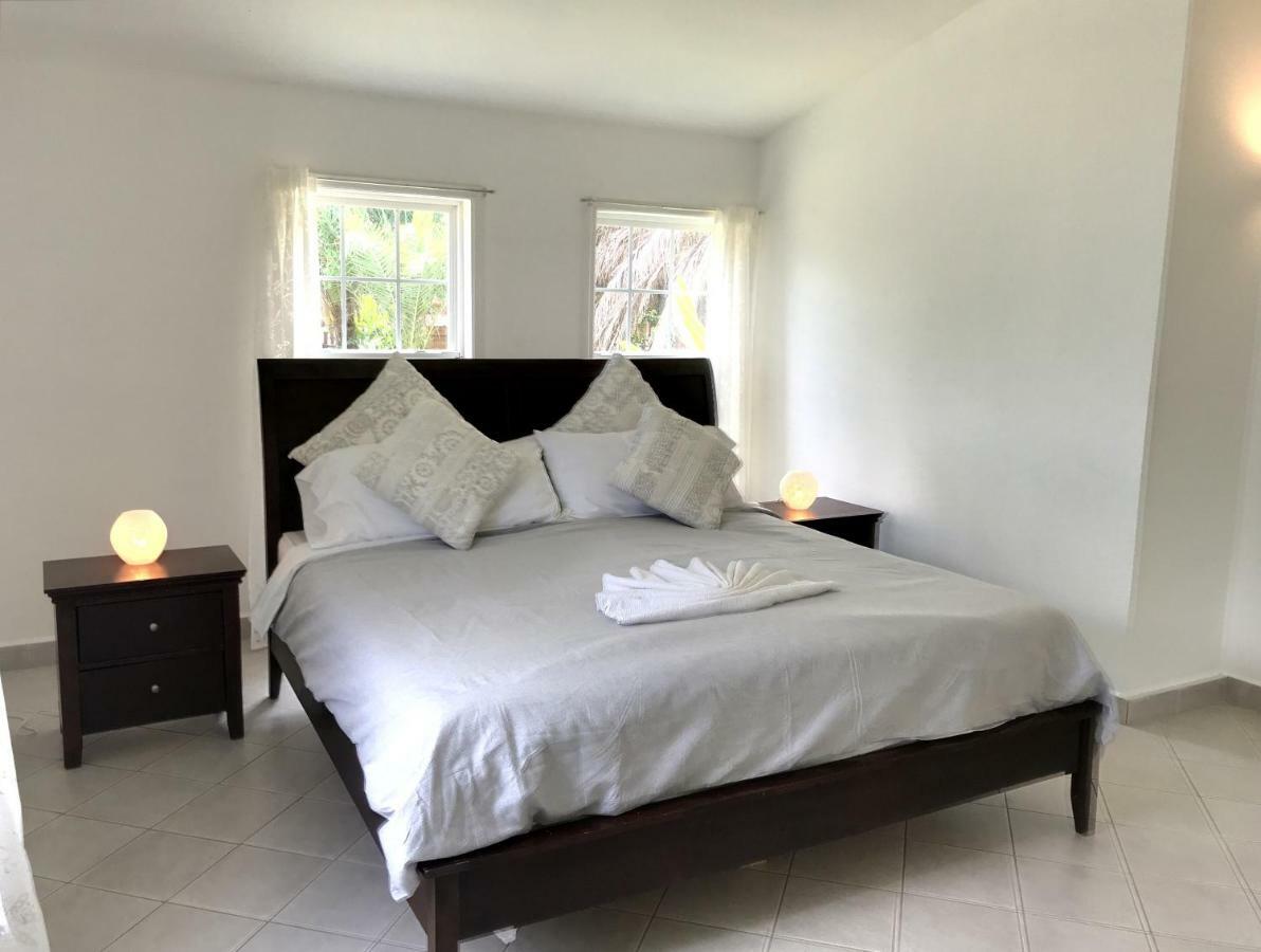 The White House Villa Jolly Harbour Luaran gambar